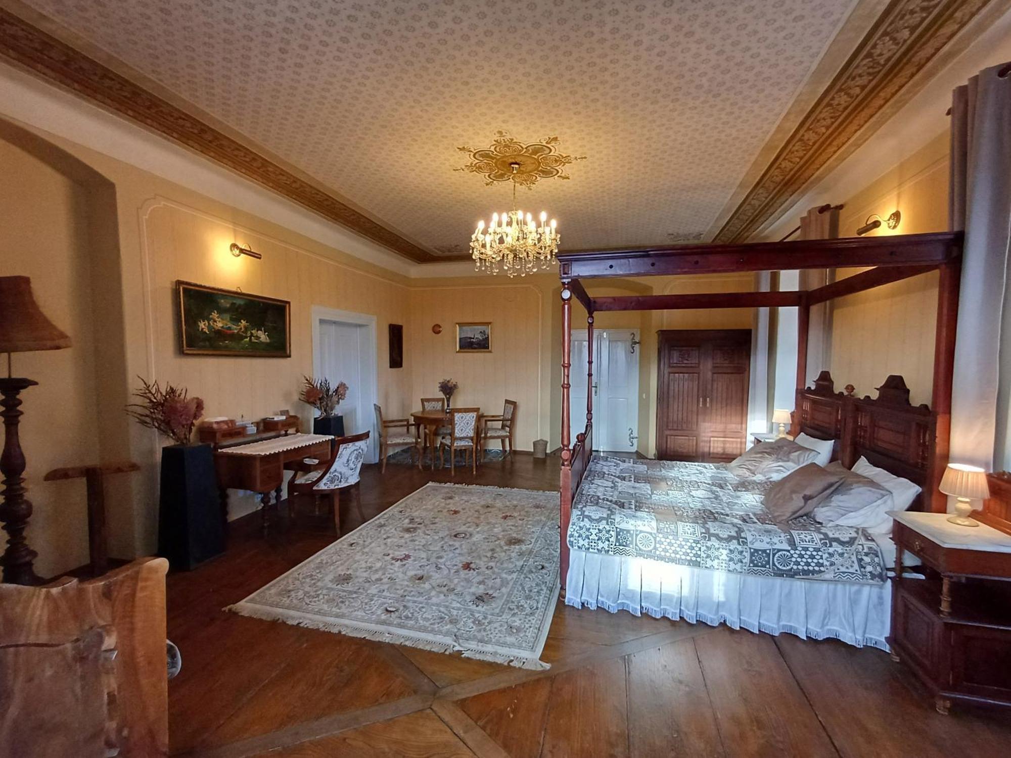 Apartament Fara Vcelakov
